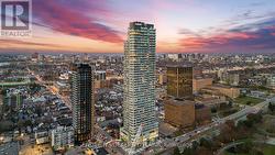 3904 - 805 CARLING AVENUE Ottawa, ON K1S 5W9