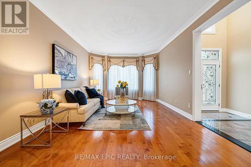 11 Palace Court, Richmond Hill, ON - Indoor