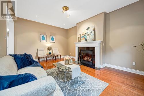 11 Palace Court, Richmond Hill, ON - Indoor Photo Showing Living Room With Fireplace