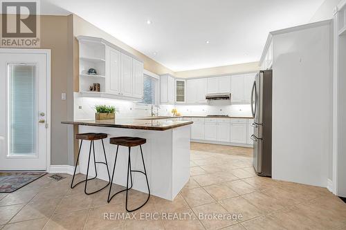 11 Palace Court, Richmond Hill, ON - Indoor Photo Showing Kitchen