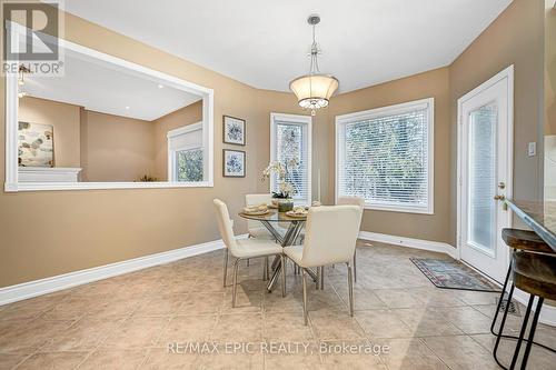 11 Palace Court, Richmond Hill, ON - Indoor Photo Showing Dining Room