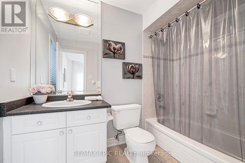11 Palace Court, Richmond Hill, ON - Indoor Photo Showing Bathroom