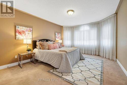 11 Palace Court, Richmond Hill, ON - Indoor Photo Showing Bedroom