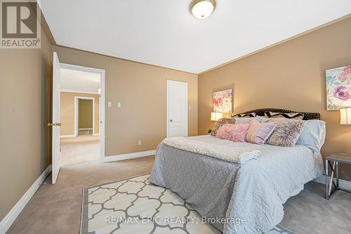 11 Palace Court, Richmond Hill, ON - Indoor Photo Showing Bedroom
