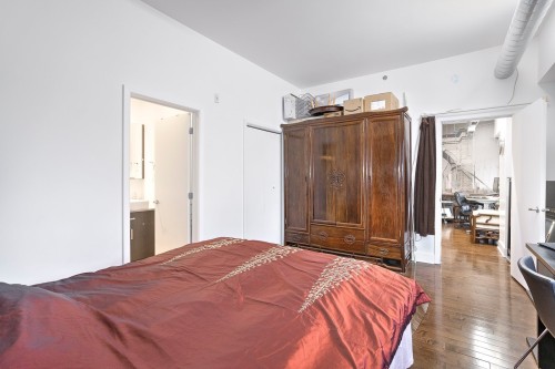 Bedroom - 204-2375 Av. Ekers, Mont-Royal, QC - Indoor Photo Showing Bedroom
