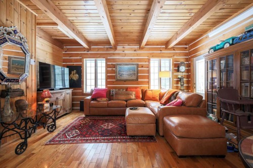 Salon - 218 Ch. Potvin, Duhamel, QC 