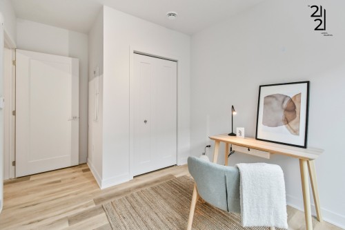 Bedroom - 106-2121 Av. Papineau, Montréal (Ville-Marie), QC - Indoor Photo Showing Other Room