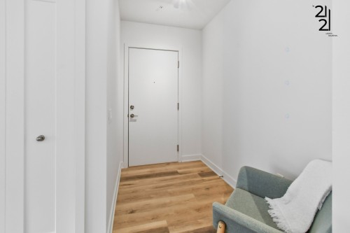 Mud Room - 106-2121 Av. Papineau, Montréal (Ville-Marie), QC - Indoor Photo Showing Other Room