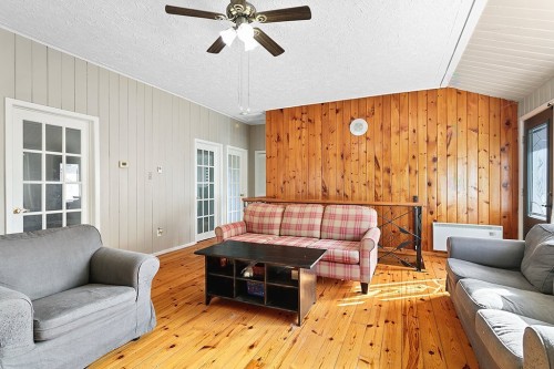 Salon - 127 Ch. Alie, Gracefield, QC - Indoor Photo Showing Living Room