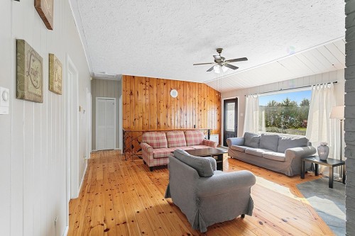 Salon - 127 Ch. Alie, Gracefield, QC - Indoor Photo Showing Living Room