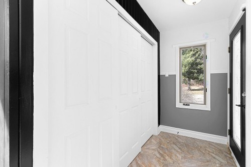 Hall d'entrée/Vestibule - 127 Ch. Alie, Gracefield, QC - Indoor Photo Showing Other Room