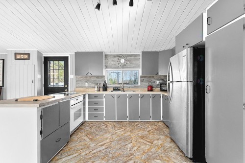 Cuisine - 127 Ch. Alie, Gracefield, QC - Indoor Photo Showing Kitchen