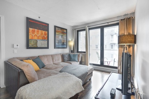 Living Room - 906-1414 Rue Chomedey, Montréal (Ville-Marie), QC - Indoor Photo Showing Living Room