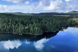 998 Gillespie Rd Sooke, BC V9Z 0Z5