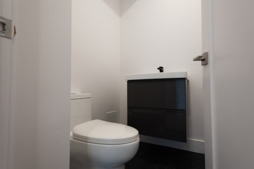 Powder room - 640 Rue Fortune, Montréal (Le Sud-Ouest), QC - Indoor Photo Showing Bathroom