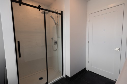 Bathroom - 640 Rue Fortune, Montréal (Le Sud-Ouest), QC - Indoor Photo Showing Bathroom