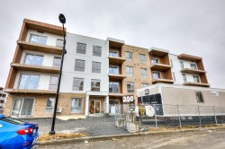 Façade - 
