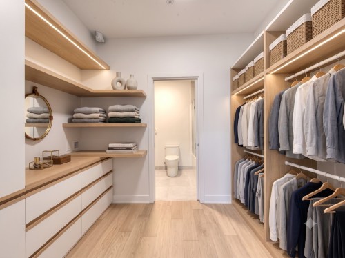 Penderie (Walk-in) - 207-200 Av. Louis-Lévesque, Otterburn Park, QC - Indoor With Storage