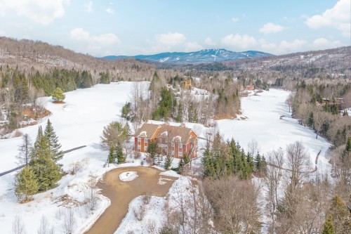 1826 Ch. du Golf  Mont-Tremblant, QC J8E 2K6