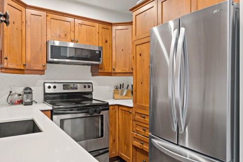 Cuisine - 1826 Ch. Du Golf, Mont-Tremblant, QC - Indoor Photo Showing Kitchen