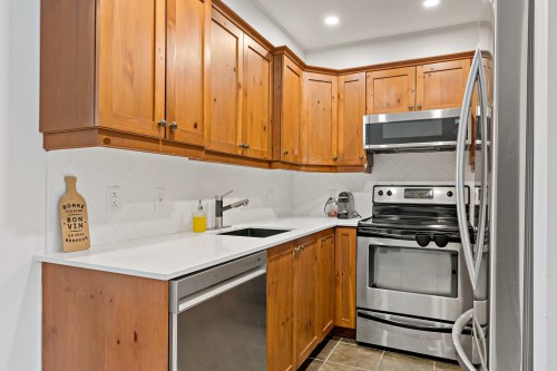 Cuisine - 1826 Ch. Du Golf, Mont-Tremblant, QC - Indoor Photo Showing Kitchen