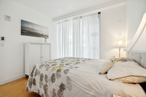 Master Bedroom - 505-185 Rue Laurier, Gatineau (Hull), QC - Indoor Photo Showing Bedroom