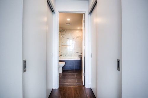 Salle de bains attenante à la CCP - 2503-1188 Rue St-Antoine O., Montréal (Ville-Marie), QC - Indoor Photo Showing Other Room