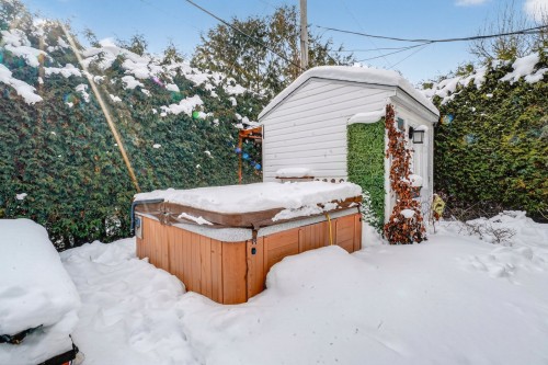 Spa - 522 Rue Lesage, Chambly, QC - Outdoor