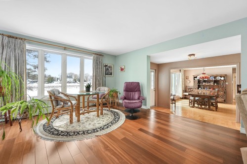 Vue d'ensemble - 92 Rue Ste-Thérèse, Saint-Jean-Sur-Richelieu, QC - Indoor Photo Showing Living Room