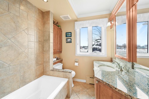 Salle de bains - 92 Rue Ste-Thérèse, Saint-Jean-Sur-Richelieu, QC - Indoor Photo Showing Bathroom