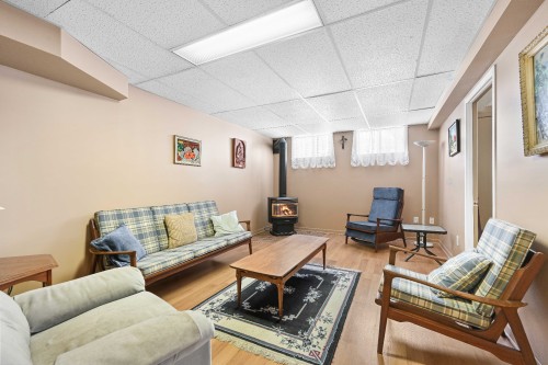 Salle familiale - 92 Rue Ste-Thérèse, Saint-Jean-Sur-Richelieu, QC - Indoor Photo Showing Other Room