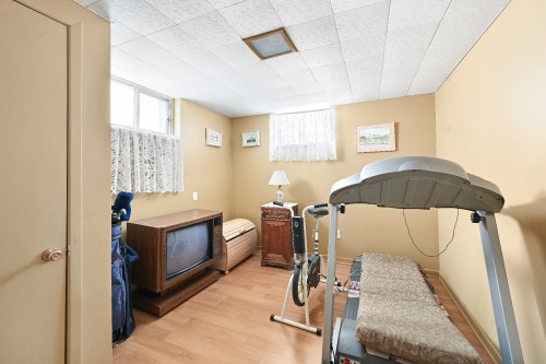 Chambre à coucher - 92 Rue Ste-Thérèse, Saint-Jean-Sur-Richelieu, QC - Indoor