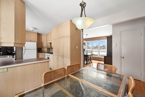 Vue d'ensemble - 92 Rue Ste-Thérèse, Saint-Jean-Sur-Richelieu, QC - Indoor Photo Showing Kitchen
