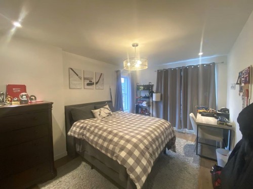 Chambre à coucher - 221 Av. Mason, Pointe-Claire, QC - Indoor Photo Showing Bedroom