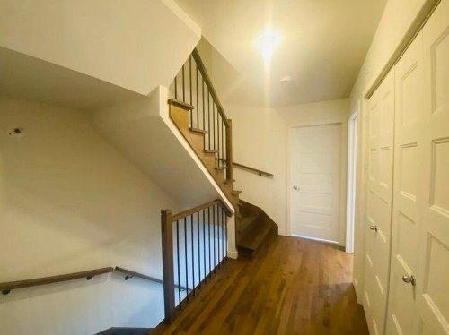 Hall d'entrée/Vestibule - 221 Av. Mason, Pointe-Claire, QC - Indoor Photo Showing Other Room