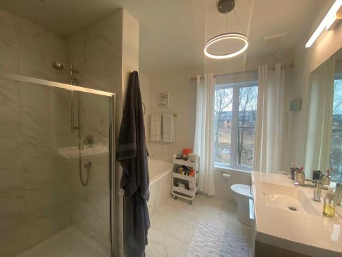 Salle de bains - 221 Av. Mason, Pointe-Claire, QC - Indoor Photo Showing Bathroom