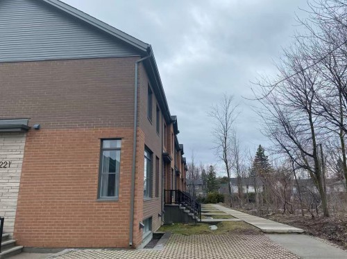 Façade - 221 Av. Mason, Pointe-Claire, QC - Outdoor