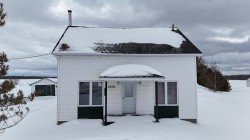 2598 Route de l'Aéroport  Amos, QC J9T 3A2