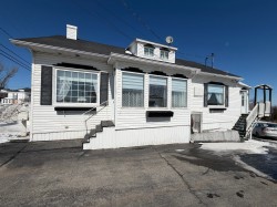 469  - 471 Rue St-Laurent Saint-Siméon, QC G0T 1X0