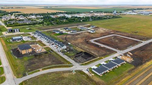 11 Ember Dr, Rosenort, MB 