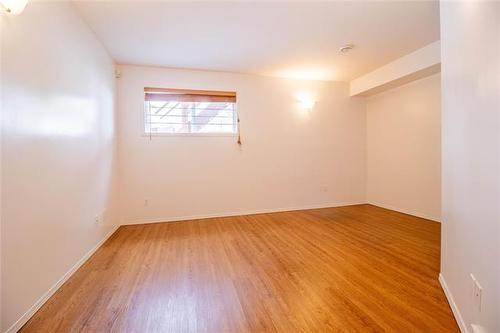 554 Carlaw Ave, Winnipeg, MB 