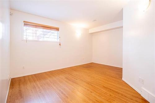 554 Carlaw Ave, Winnipeg, MB 