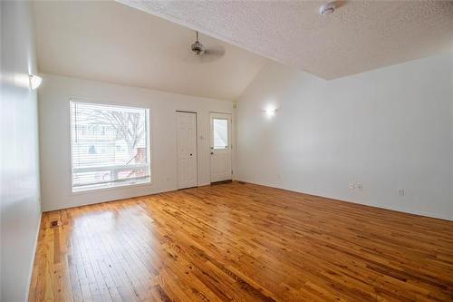 554 Carlaw Ave, Winnipeg, MB 