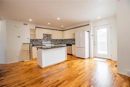 554 Carlaw Ave, Winnipeg, MB 