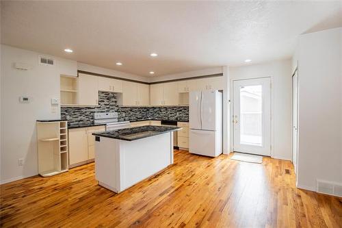 554 Carlaw Ave, Winnipeg, MB 