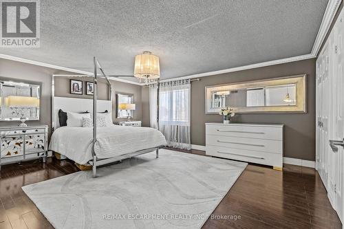 23 Ricardo Court, Hamilton, ON - Indoor Photo Showing Bedroom
