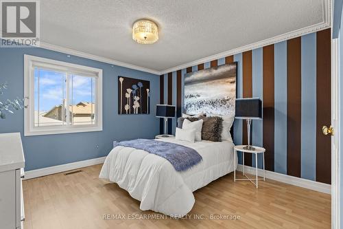 23 Ricardo Court, Hamilton, ON - Indoor Photo Showing Bedroom
