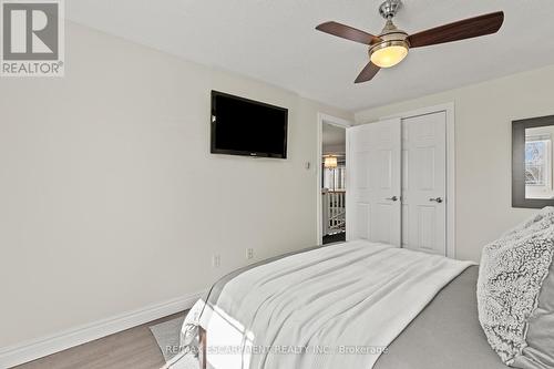 23 Ricardo Court, Hamilton, ON - Indoor Photo Showing Bedroom