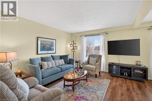 3130 Driftwood Drive, Burlington, ON - Indoor Photo Showing Living Room