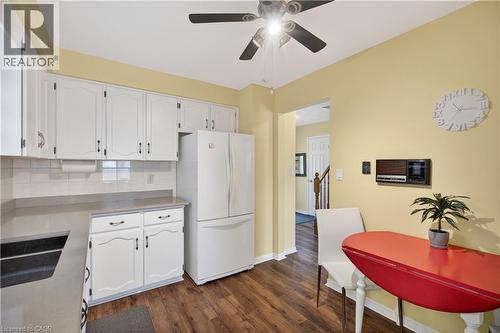 3130 Driftwood Drive, Burlington, ON - Indoor Photo Showing Kitchen With Double Sink